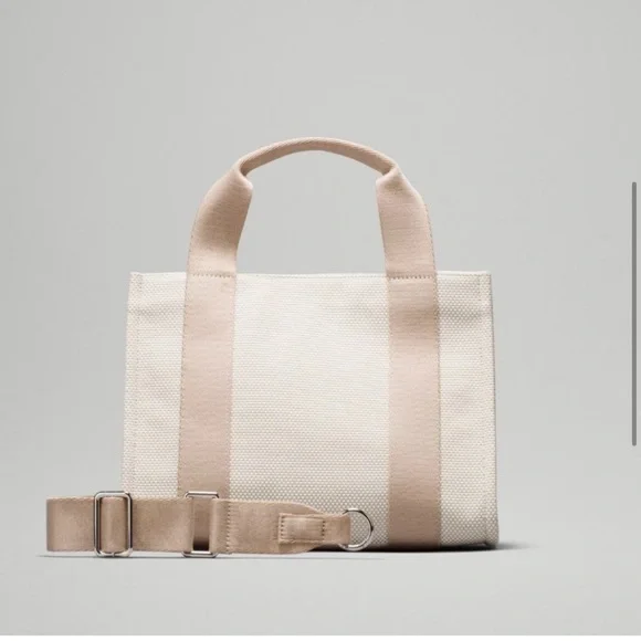 Lululemon Two Tone Canvas Tote Mini Bag 4.5L Mojave Tan/Light Ivory NWT - Picture 3 of 8